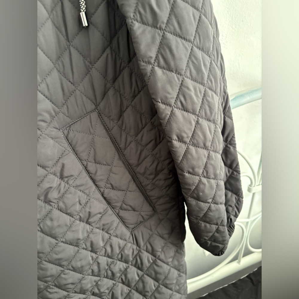 Bernardo Women's Environmentally-Conscious Titan-Grey-Black Quilted Swing Jacket - Picture 7 of 11